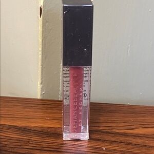 DEFIANCE BEAUTY Luminous Liquid Lipstick